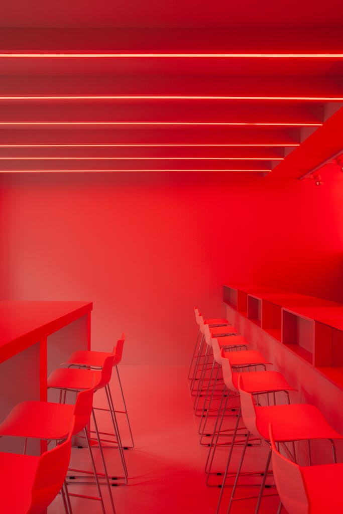 Psychologie des couleurs : une salle rouge augmente la température corporelle